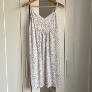 Love by Gap Grey & White Leopard Print Nursing Nightgown. size S